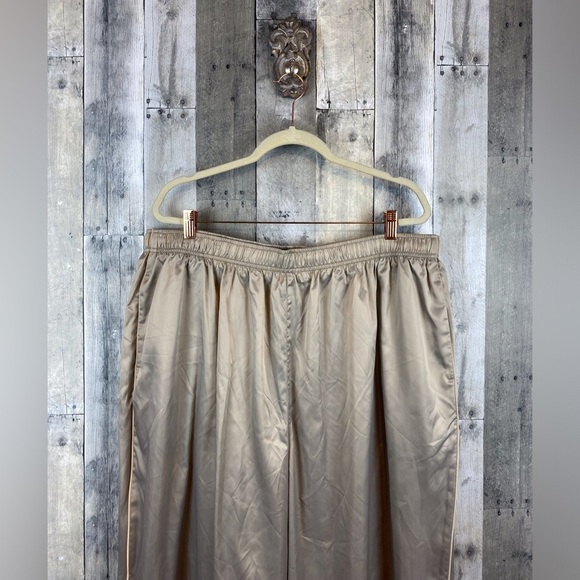 Skims Sporty Satin Straight Leg Pants in Sand Beige Size 4X New! - Picture 3 of 12